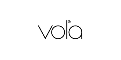 Das Logo für voa auf grünem Hintergrund auf der Badausstellung. | casaceramica