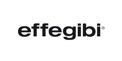 Effgi-Logo auf grünem Hintergrund auf einer Badausstellung. | casaceramica