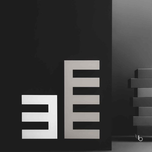 Ein Schwarz-Weiß-Bild des Buchstabens E im Sanitär-Stil. | casaceramica