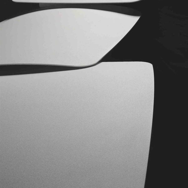 Ein Schwarz-Weiß-Foto eines weißen Blattes Papier. | casaceramica